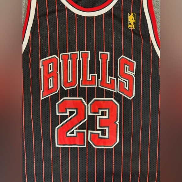Vintage Chicago Bulls men’s Mitchell & Ness #23 Michael Jordan Jersey Size XL - Picture 2 of 10